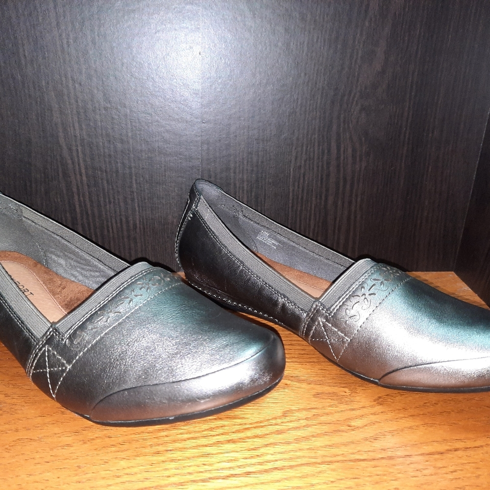 Rockport Cobb Hill: Gigi Pewter Leather Flats